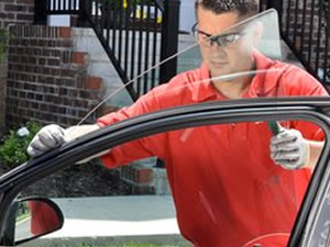 thay-kinh-sau_kinh-lung_kinh-sau-lung-oto