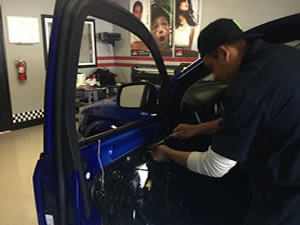 Thay kính ôtô | Thay kính lái xe hơi | Thay kính lái xe ôtô | Thay kính lái ô tô| thay Kính lái xe hơi ôtô | Thay kiếng ô tô | Thay kiếng xe hơi ôtô | gương Kính lái xe ôtô | hcm | sài gòn | bình dương | đồng nai | biên hòa | brvt