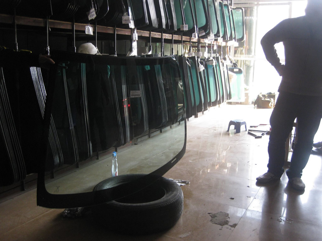 kính ôtô | kính xe hơi | kính xe ôtô | kính ô tô | thay kính xe hơi ôtô | kiếng ô tô | kiếng xe hơi ôtô | gương kính xe ôtô | hcm | sài gòn | bình dương | đồng nai | biên hòa | brvt