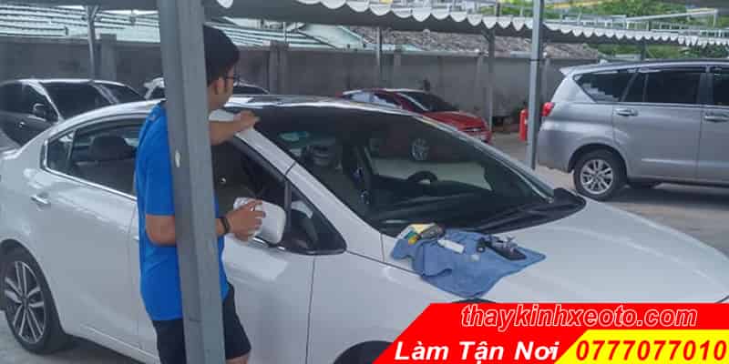 THAY KÍNH XE Ô TÔ TẬN NƠI 30 THAY KÍNH XE Ô TÔ khách Thaco tận nơi