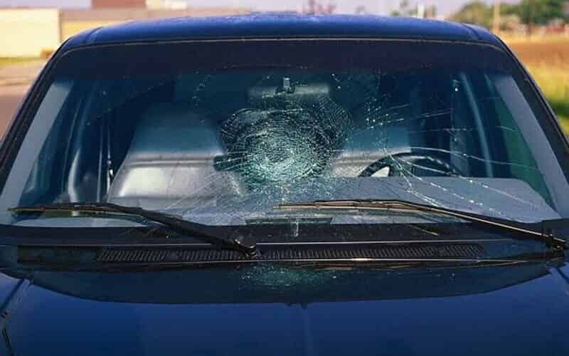 Hình 2: Lái bị xước hình mắt trâu