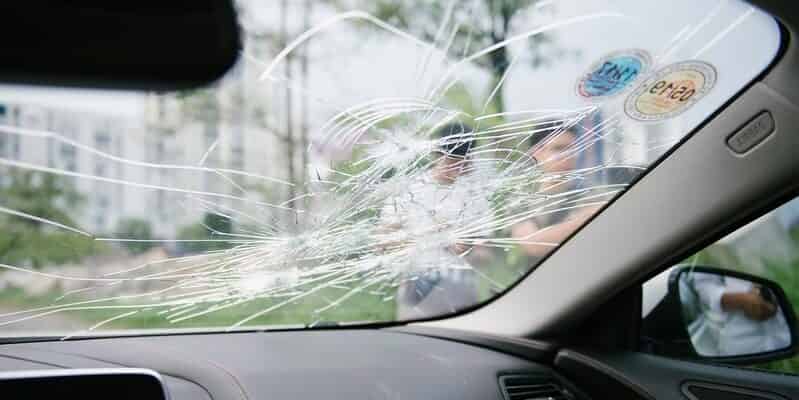 Hình 3: Lái bị xước vỡ dài