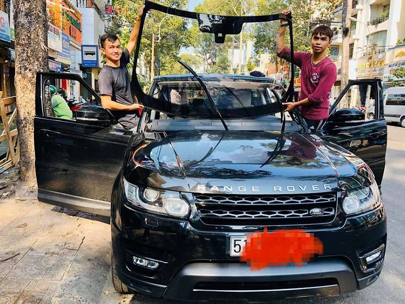 Thay KÍNH chắn gió ô tô, Thay KÍNH lái trước Ô tô Giá Rẻ Thay KÍNH Ô tô tận nơi