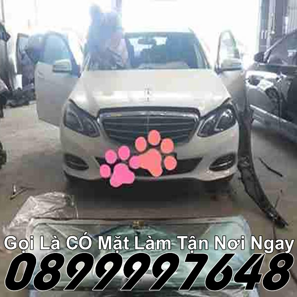 Thay kính xe ô tô giá rẻ Thay kính xe ô tô giá rẻ