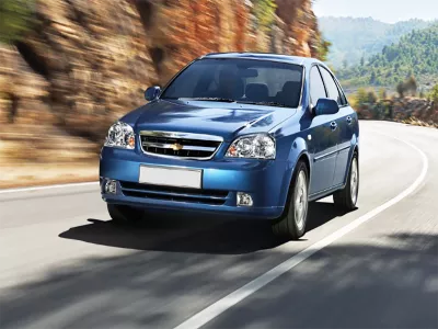 Thay KÍNH Ô tô Chevrolet Lacetti tận nơi