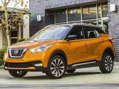 Thay KÍNH Ô tô Nissan Qashqai tận nơi
