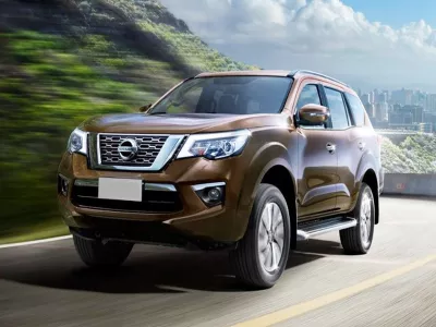 Thay KÍNH Ô tô Nissan X Terra tận nơi
