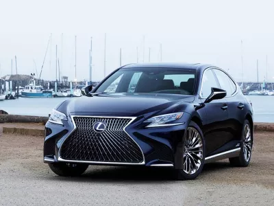 Thay KÍNH Ô tô Lexus LS 500 tận nơi