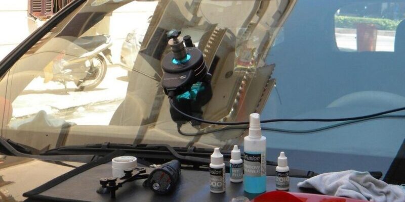 Hình 1: Báo giá Thay KÍNH Ô tô Giá RẻThay KÍNH xe ô tô tải cam kết thời gian bảo hành lâu dài