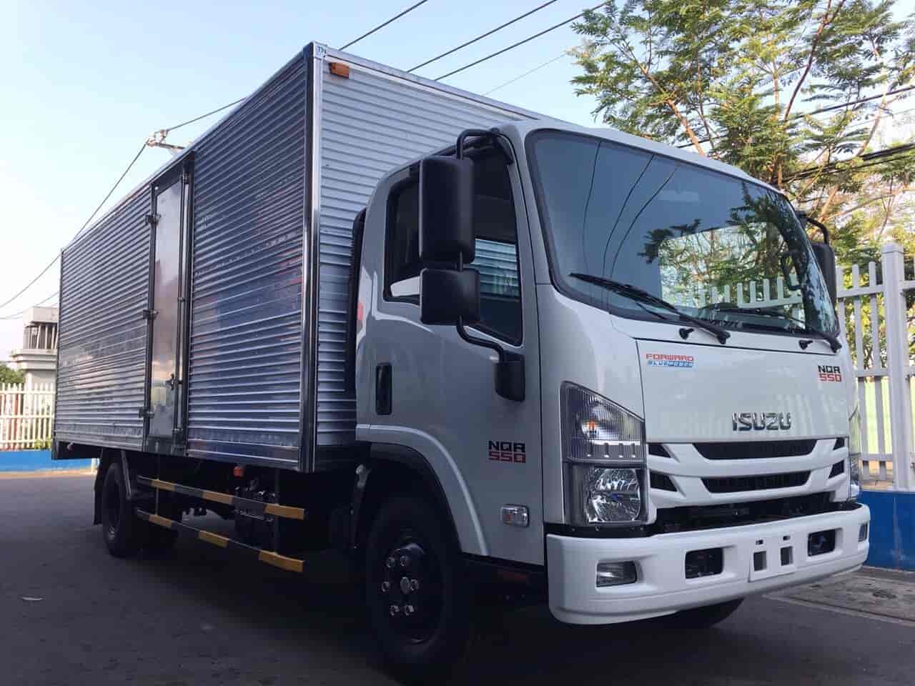 Thay KÍNH xe ô tô tải Isuzu 3.5 tấn