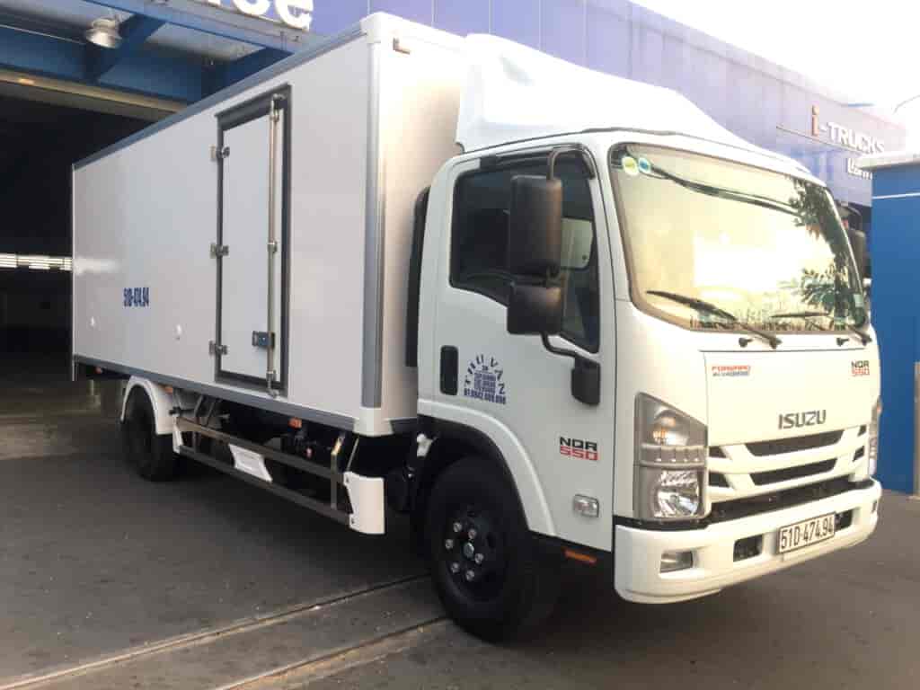 Thay KÍNH xe ô tô tải Isuzu 3.5 tấn