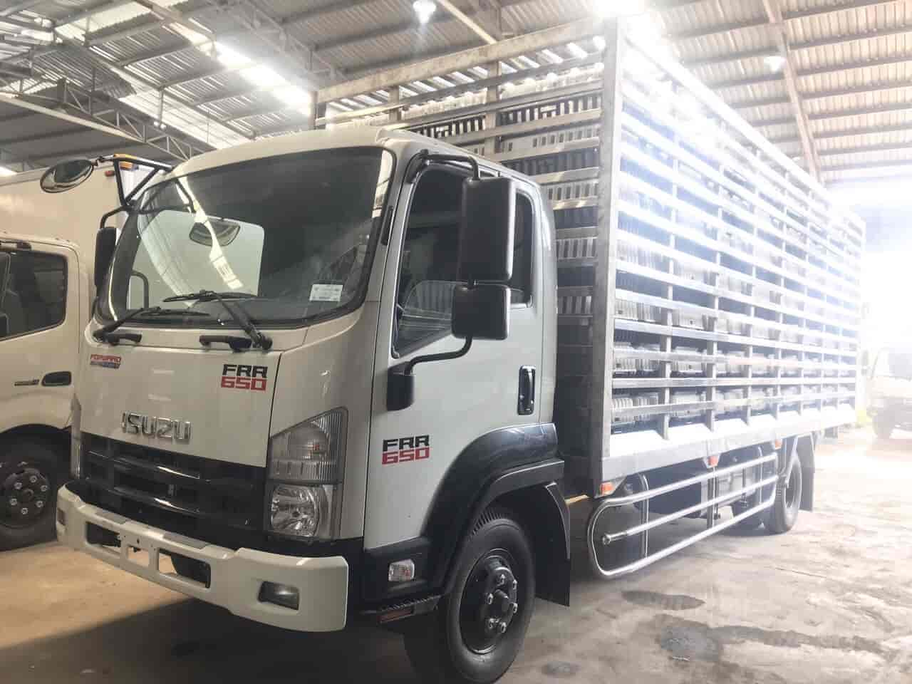 Thay KÍNH xe ô tô tải Isuzu 6.5 tấn