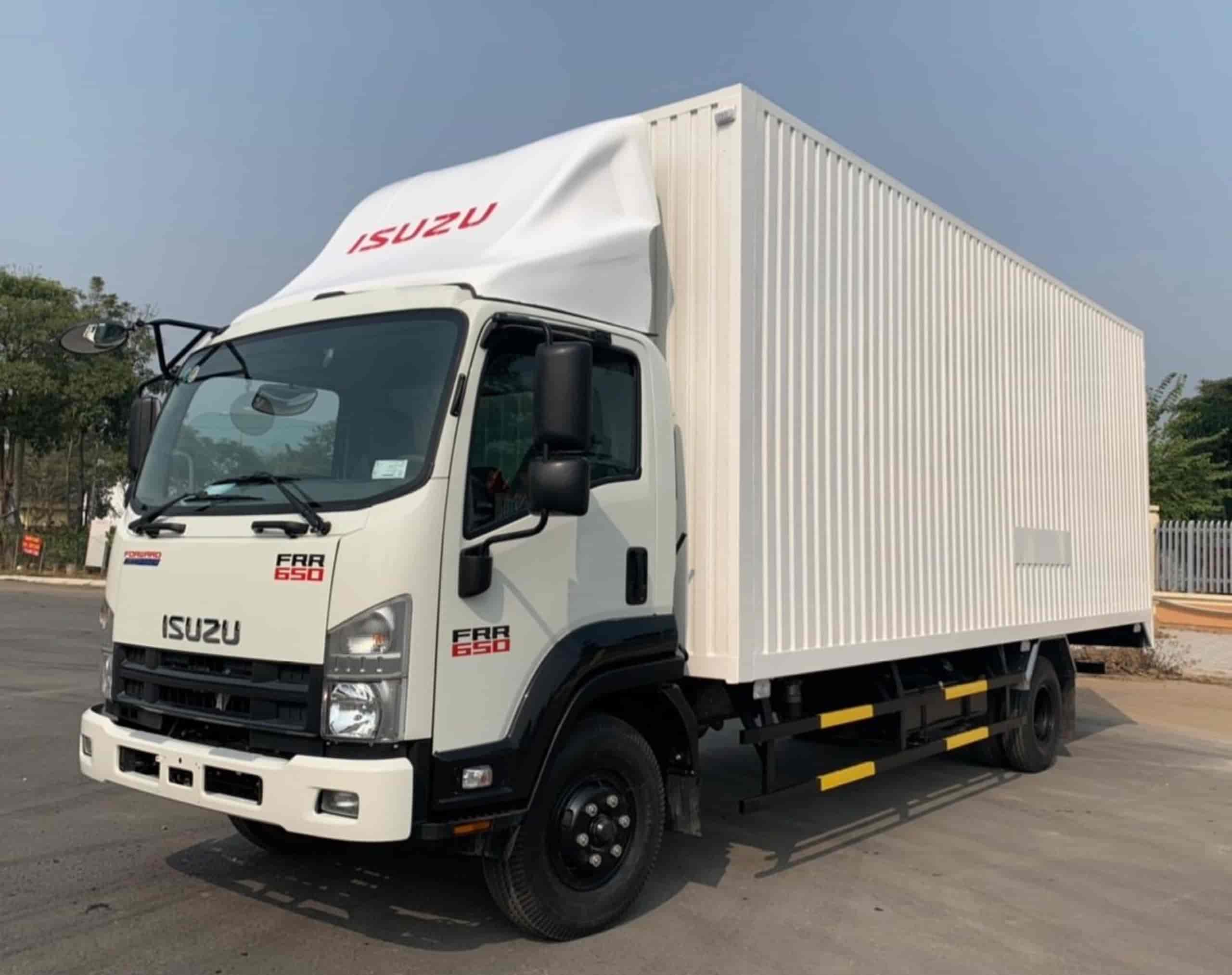 Thay KÍNH xe ô tô tải Isuzu 6.5 tấn