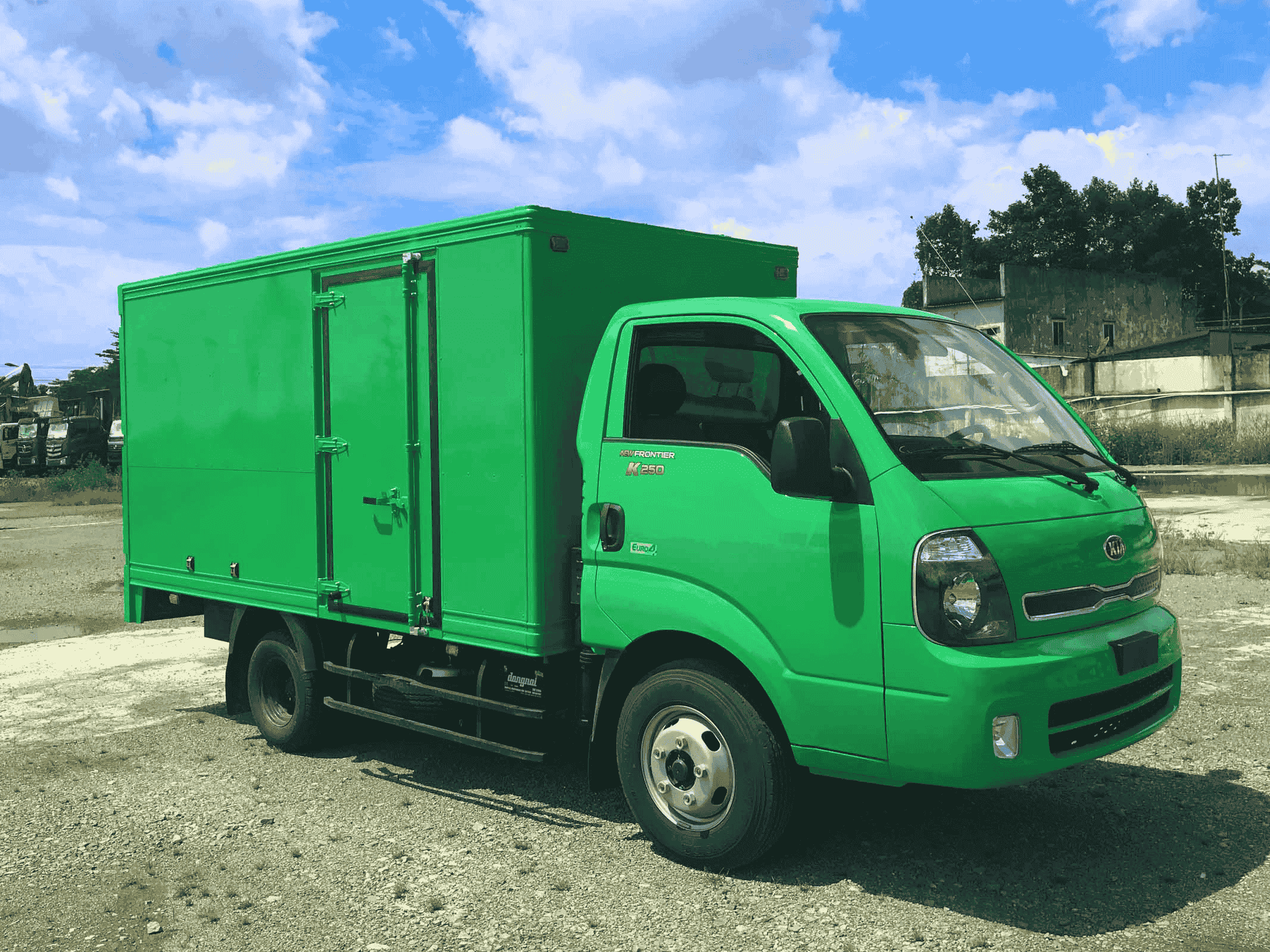 Thay KÍNH xe ô tô tải KIA 2.4 tấn