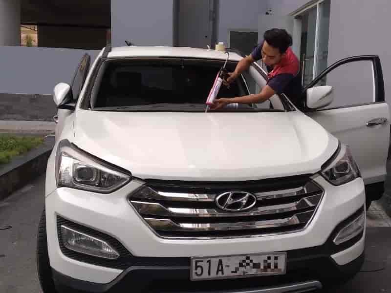 clbauto.com chuyên THAY KÍNH XE ô tô tận nơi