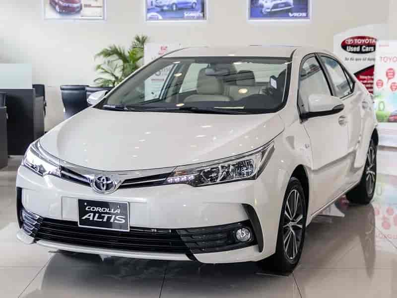 THAY KÍNH XE toyota corolla altis